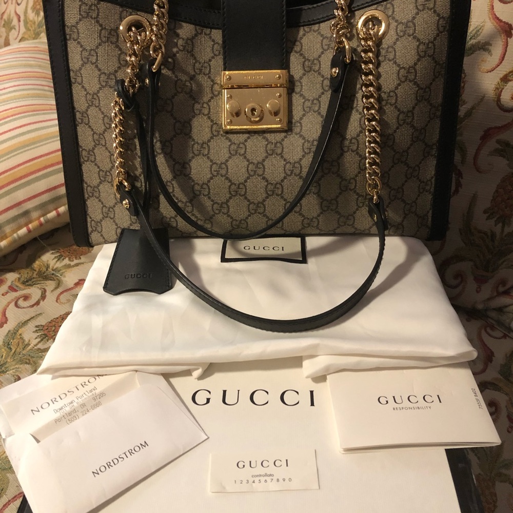 Gucci Medium GG Shoulder Bag!! In Beige/Eboni